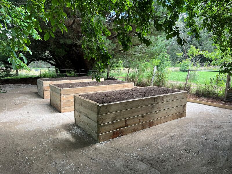 Custom Raised Garden Beds - Dridan Contracting