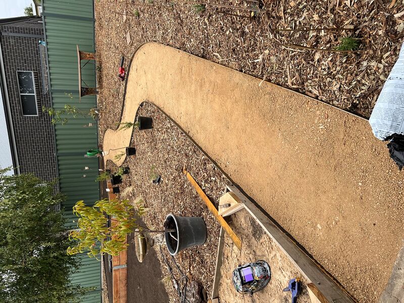 Footpaths + Steel Garden Edging - Dridan Contracting